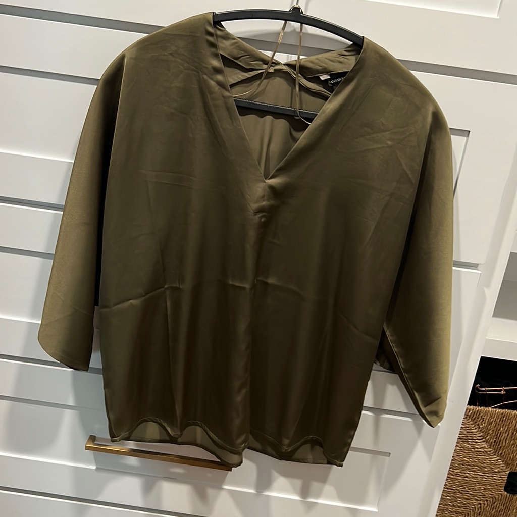 Brand New Banana Republic Silk Top